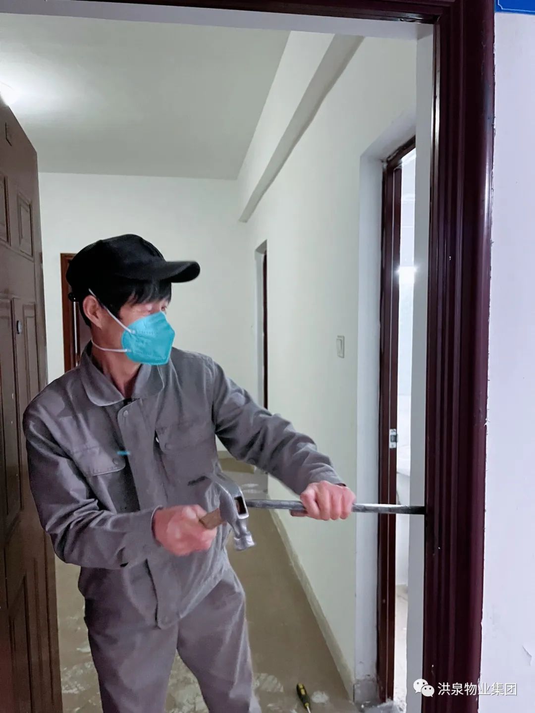 鐵軍速度┃洪泉工程隊全力支援九龍西苑公租房隔離點工程維修